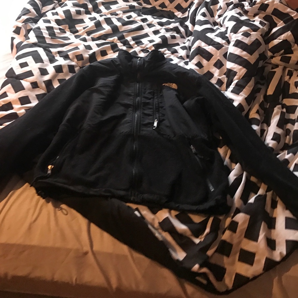 Women's north face.