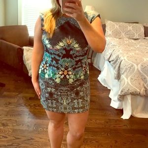 Adorable short form fitted dress!