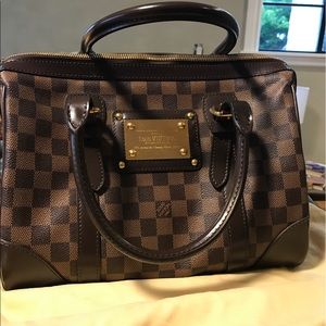 Like New Louis Vuitton Bag