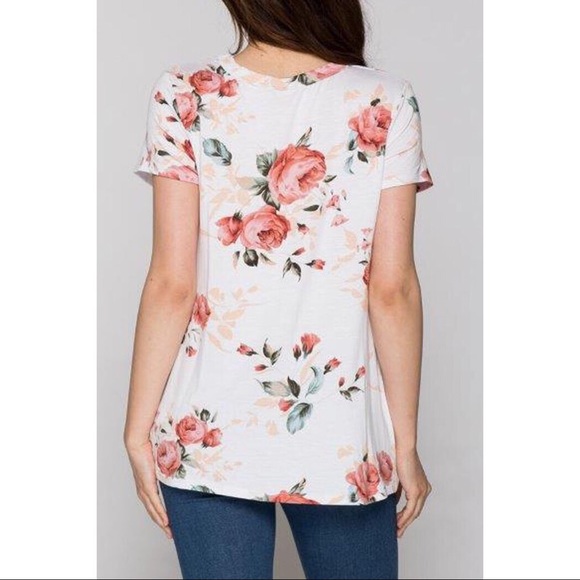 Ivory Floral Top with Twist - Picture 8 of 8