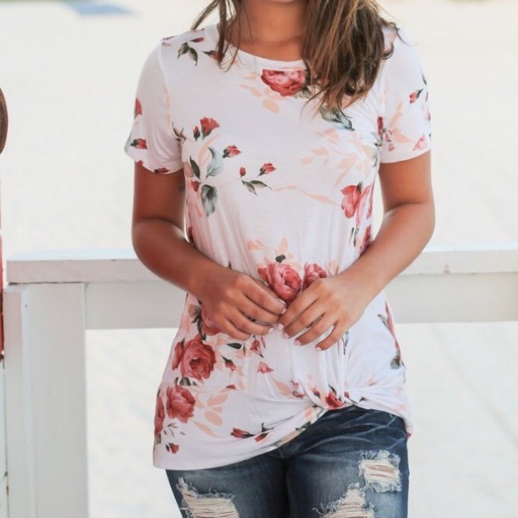 Ivory Floral Top with Twist - Picture 2 of 8