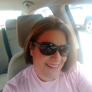 Meet your Posher, Leslie