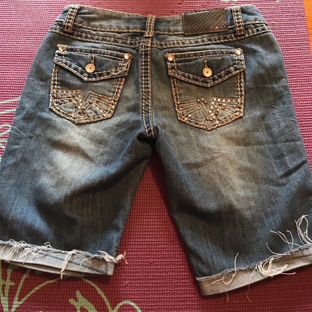 Shorts - Picture 2 of 5