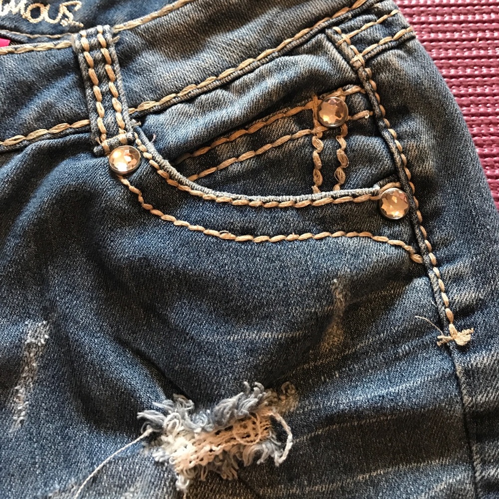 Shorts - Picture 4 of 5