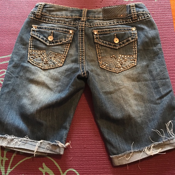 Shorts - Picture 2 of 5