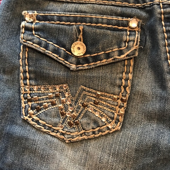 Shorts - Picture 3 of 5