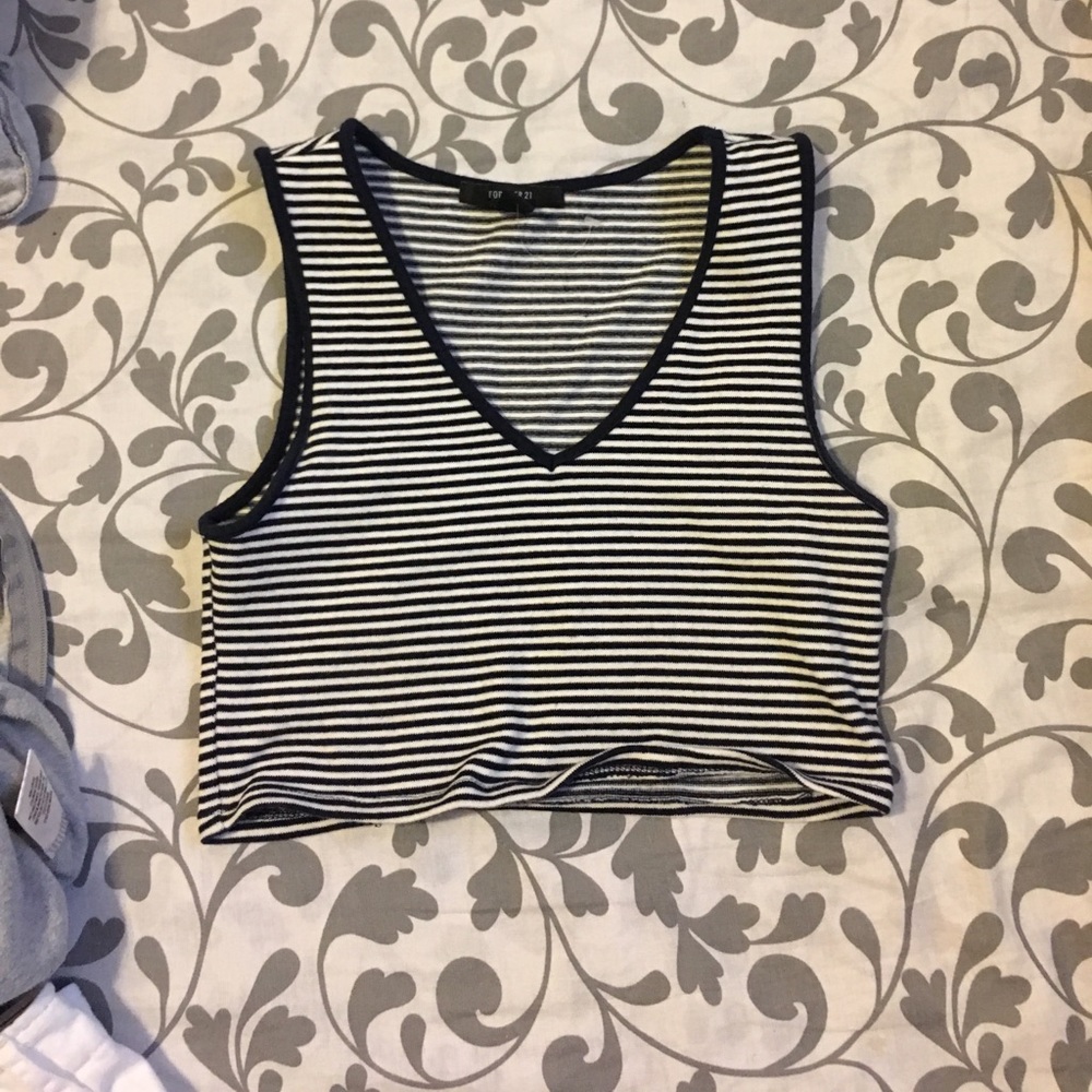 Crop top