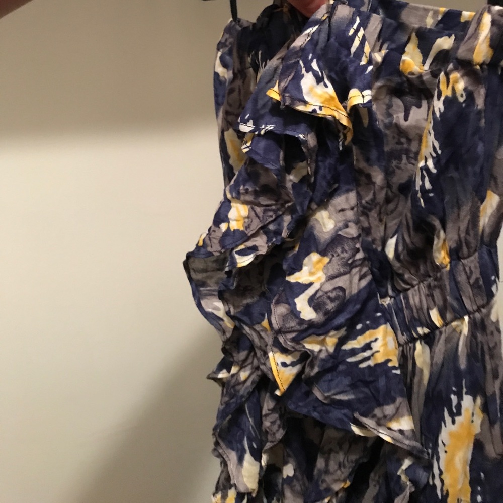 STRAPLESS RUFFLE DRESS👗👗👗 - Picture 3 of 4