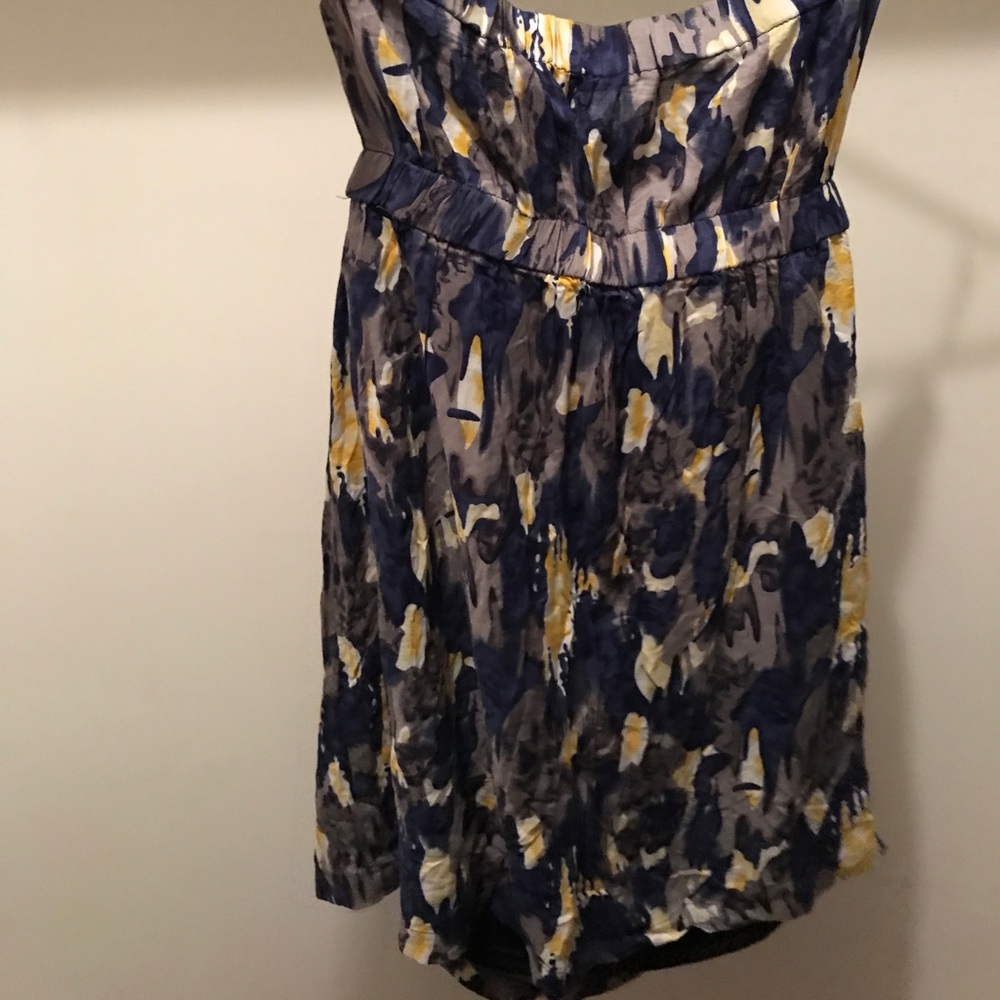 STRAPLESS RUFFLE DRESS👗👗👗 - Picture 4 of 4