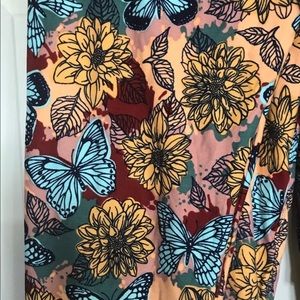 Brand new Lularoe Tall and Curvy Leggings