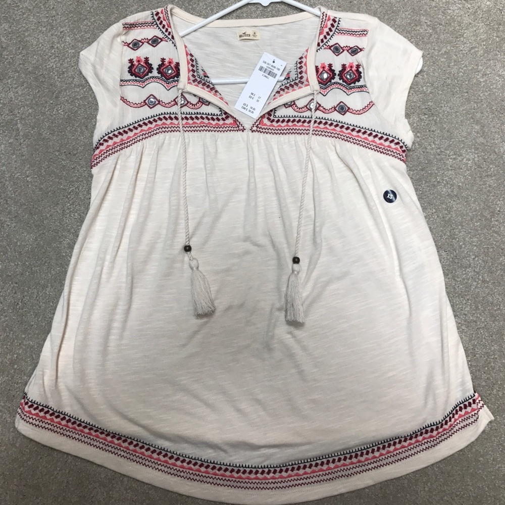Cute Hollister Shirt! 🛍