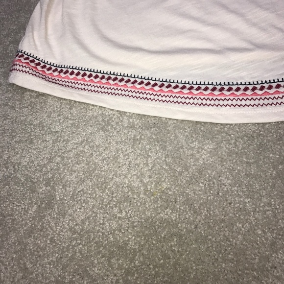 Cute Hollister Shirt! π - Picture 3 of 6