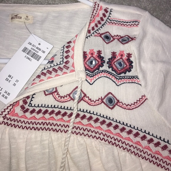 Cute Hollister Shirt! π - Picture 5 of 6