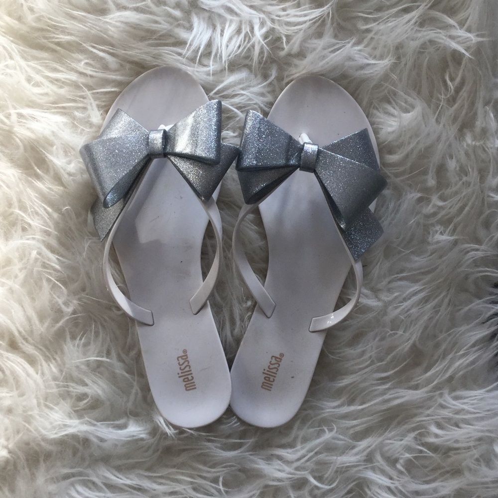Bow sandals