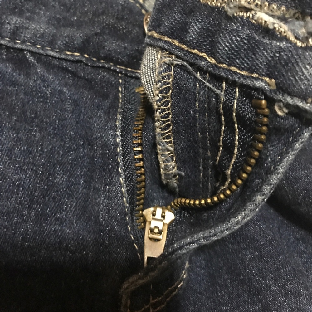 Distressed Jeans - Picture 4 of 4