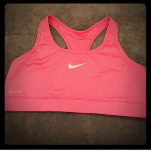 pink nike sports bra
