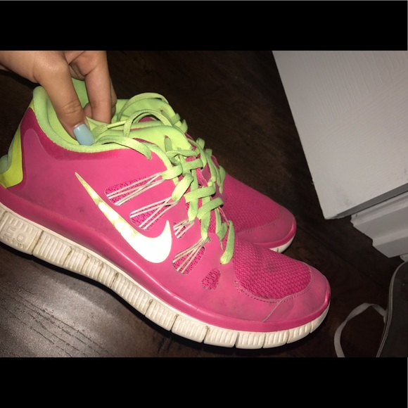 nike free run tennis shoes - Picture 2 of 2
