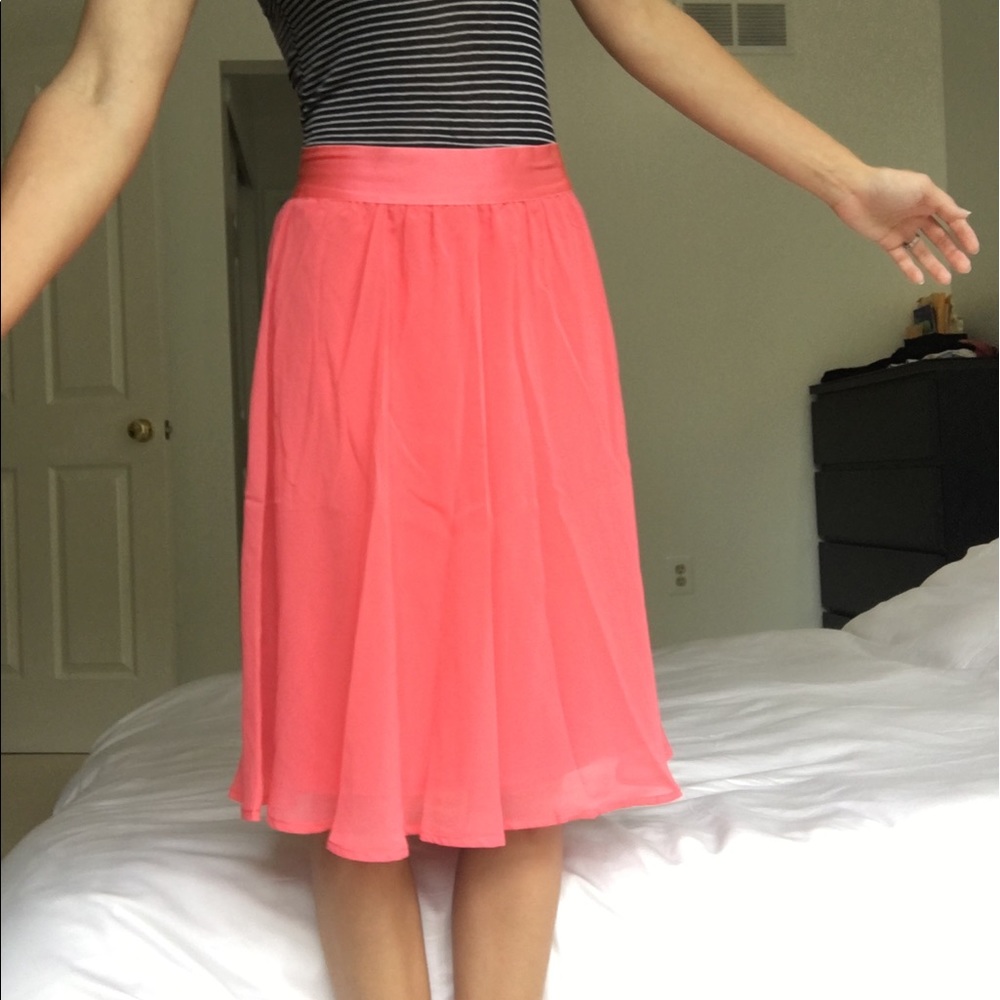 Coral flow skirt