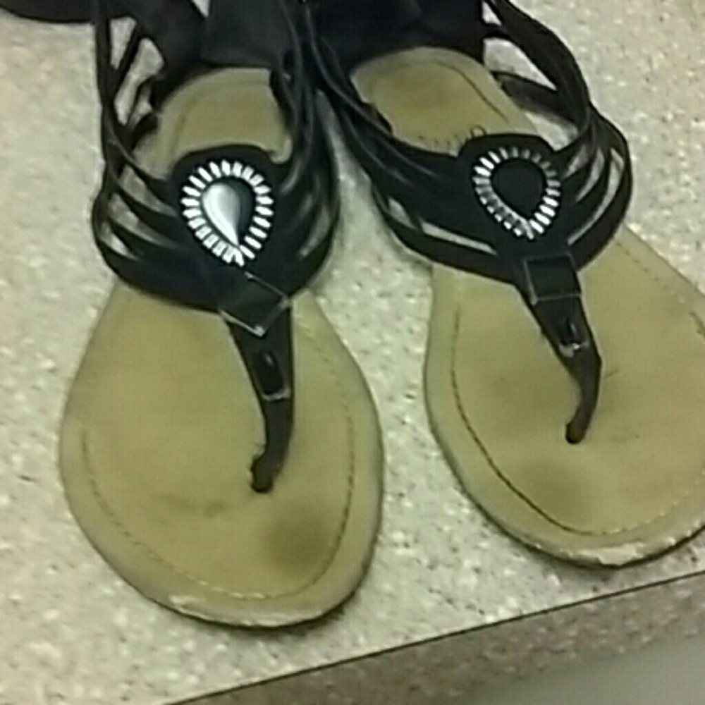 Sandles