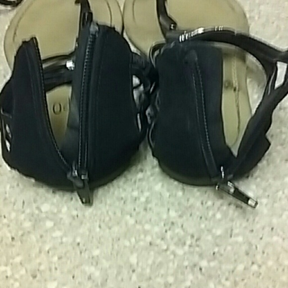 Sandles - Picture 2 of 2