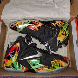 Nike Air Zoom LeBron James 11 Everglades 6.5Y