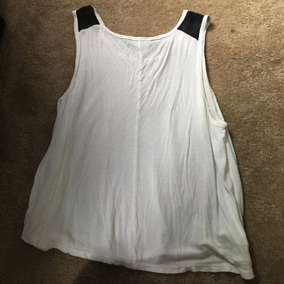 White tank top with gem cross pattern - Picture 2 of 4