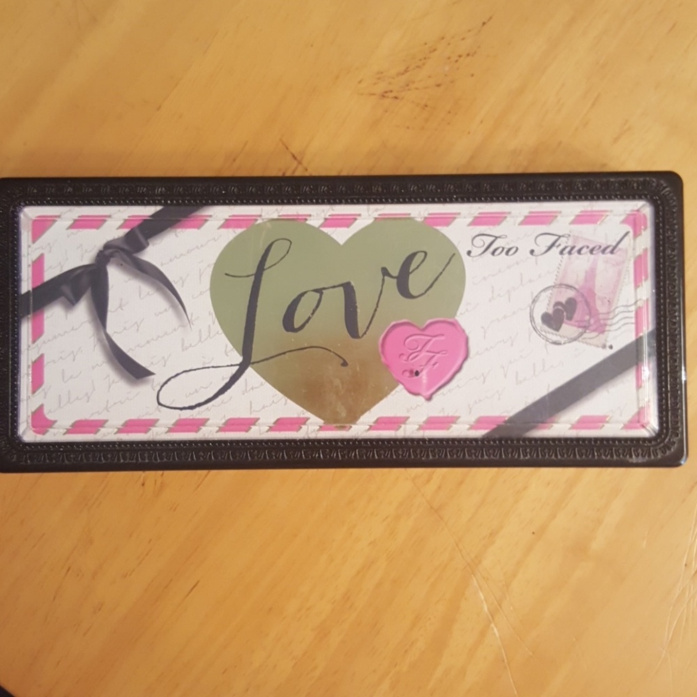 Too Faced Eye Shadow Palette