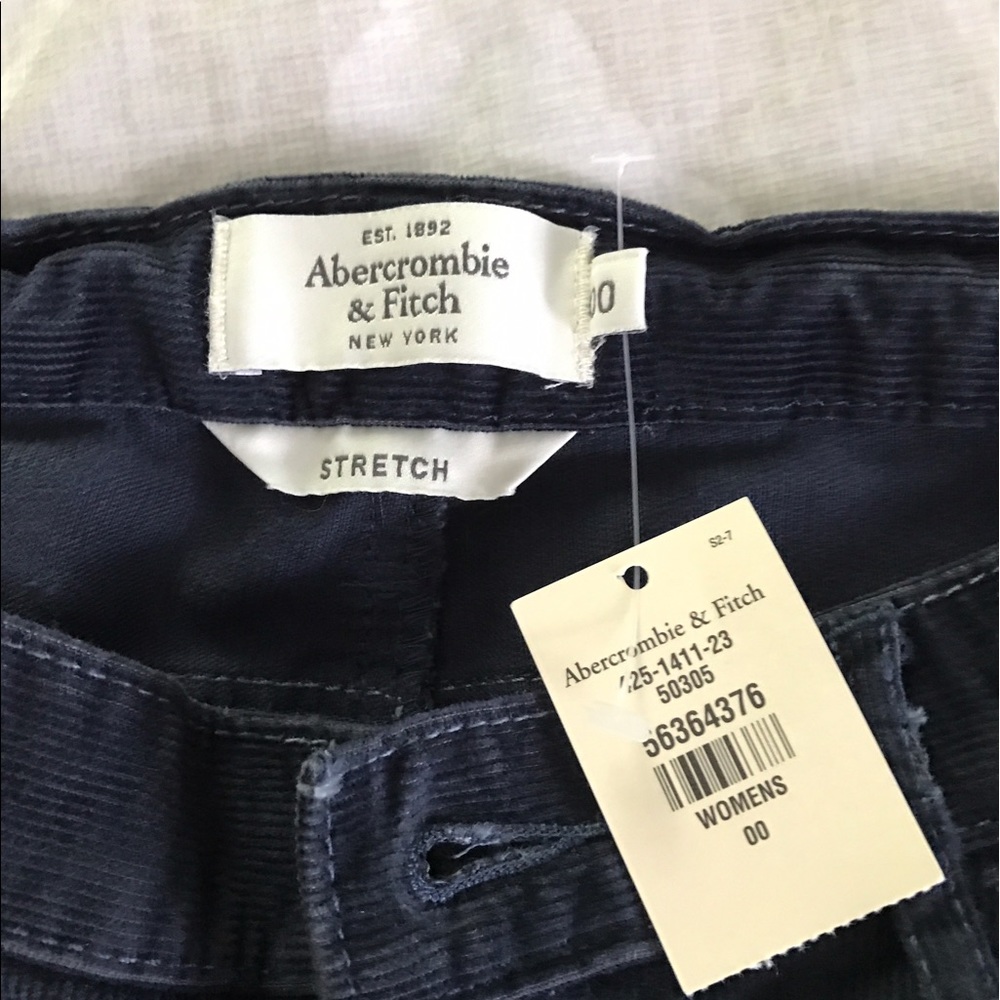 A&F corduroy navy blue skinnies NWT