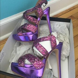 Sparkles and glitter galore, 4-inch purple heel