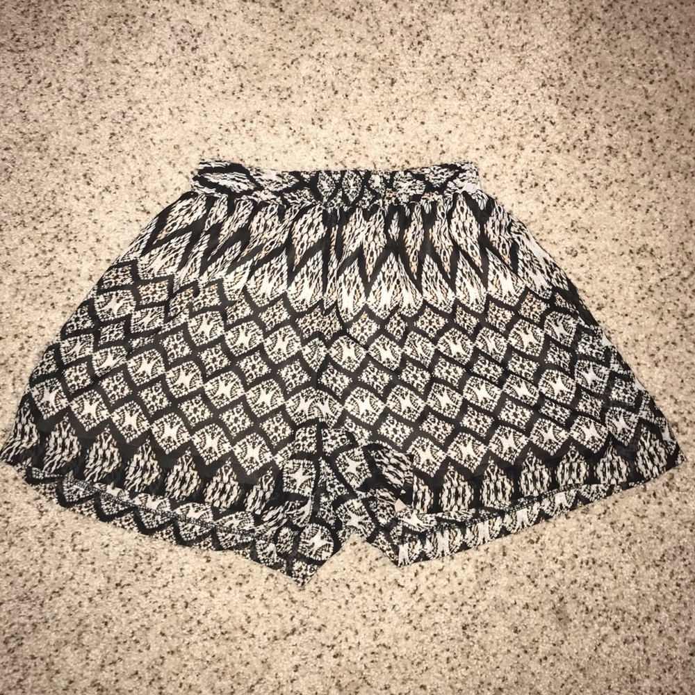 Supper comfy shorts! 💗💜💙Great for any occasion.