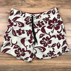 Quicksilver Board Shorts size 38