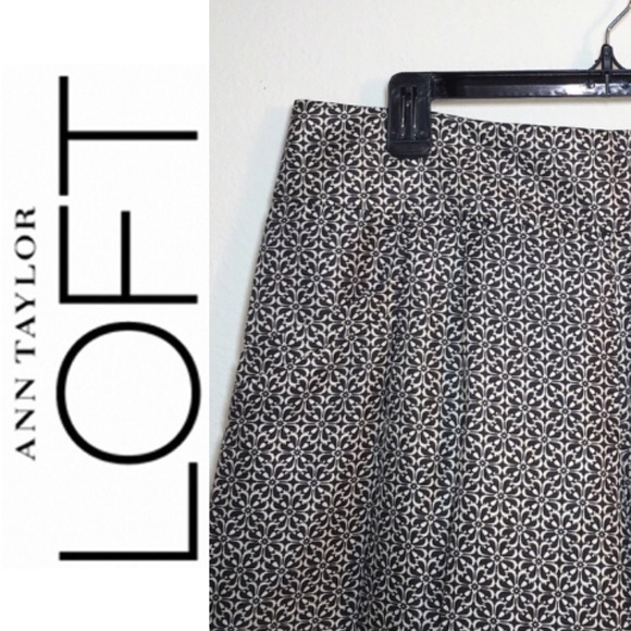 LOFT Pants - LOFT PLEATED SHORTS
