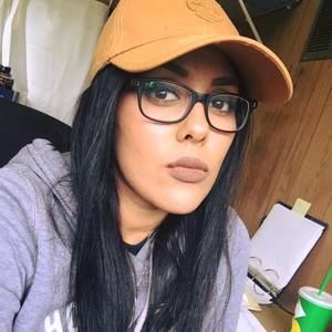 Meet your Posher, Aura