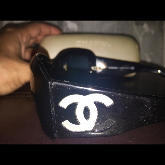 Vintage Chanel Shades main image 2