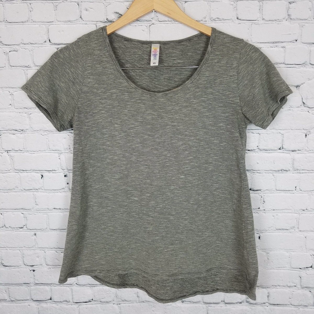 XS Lularoe Short Sleeve T Shirt