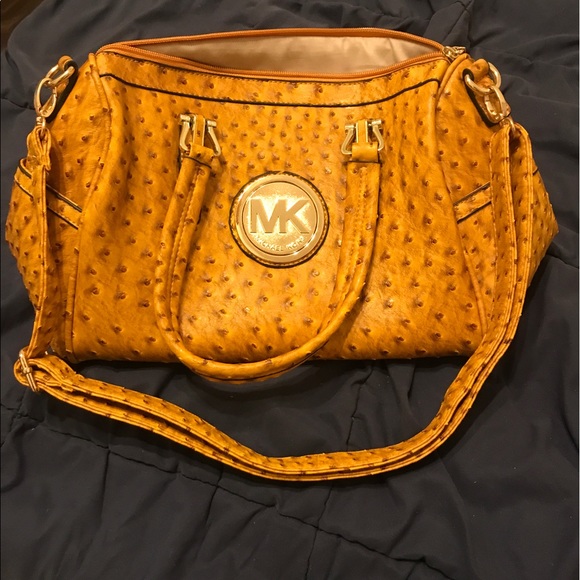 Handbags - No ostrich bag with removable strap