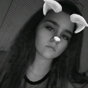 Meet your Posher, Layla