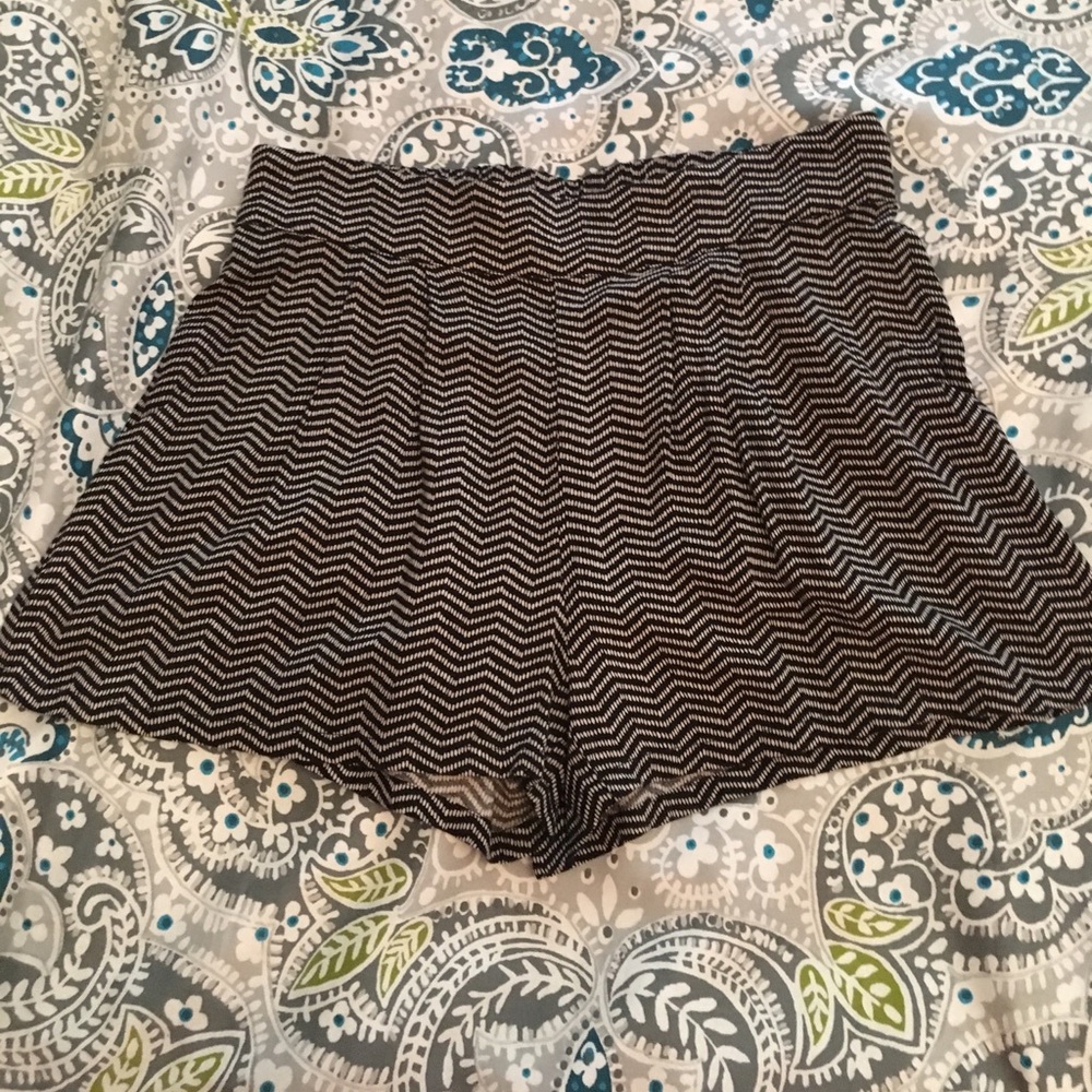 High Waisted Pocket Flowy Shorts