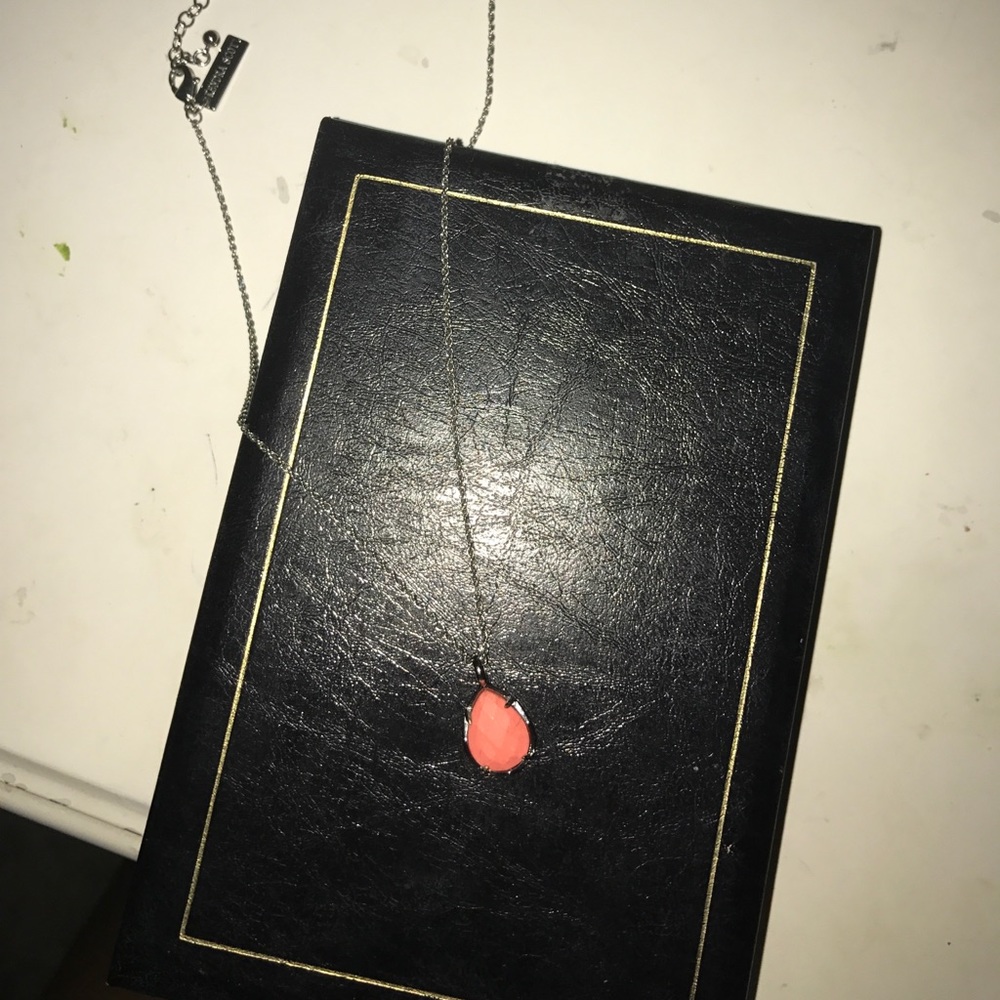 kendra scott pink pendant necklace