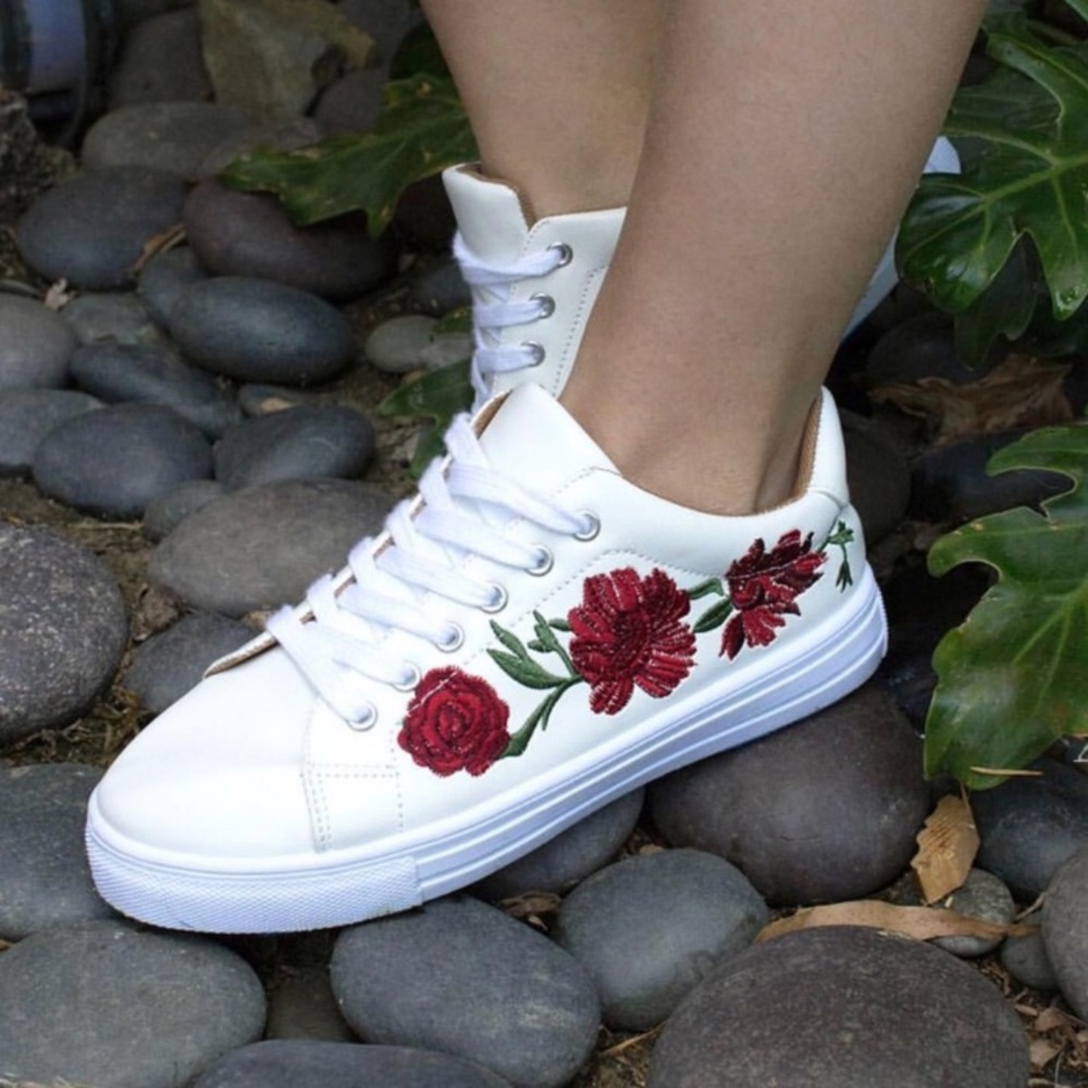 🌹 White Leather Sneakers Rose Embroidery🌹 - Picture 1 of 8