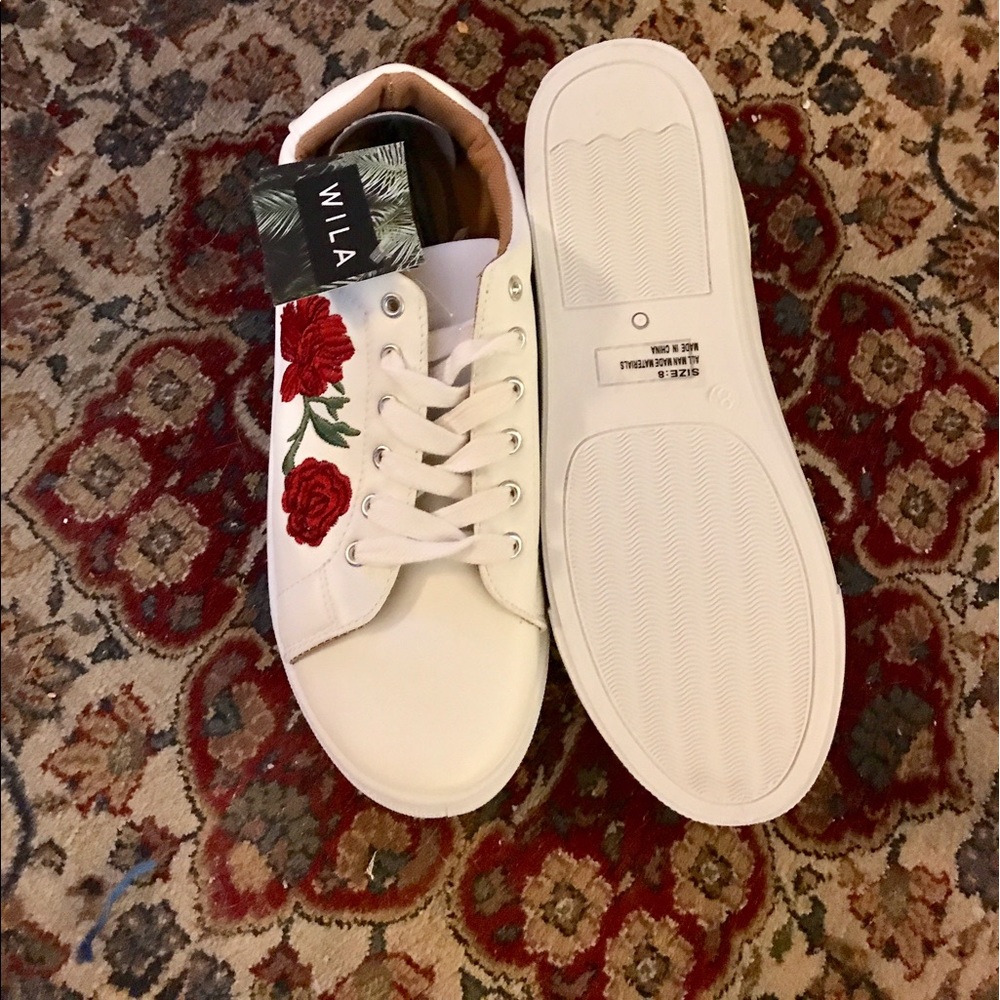 🌹 White Leather Sneakers Rose Embroidery🌹 - Picture 3 of 8