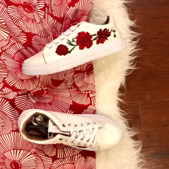 🌹 White Leather Sneakers Rose Embroidery🌹 - Picture 2 of 8