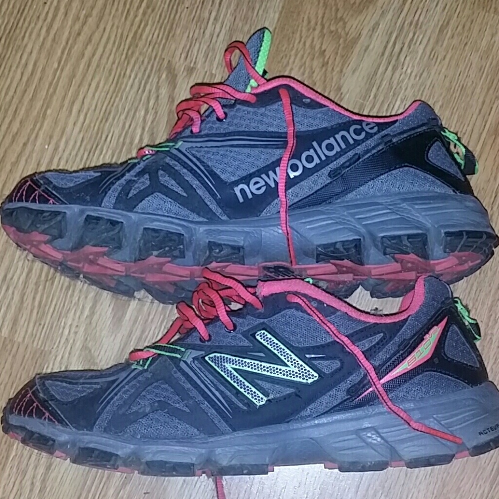New balance trail runner sneakers
