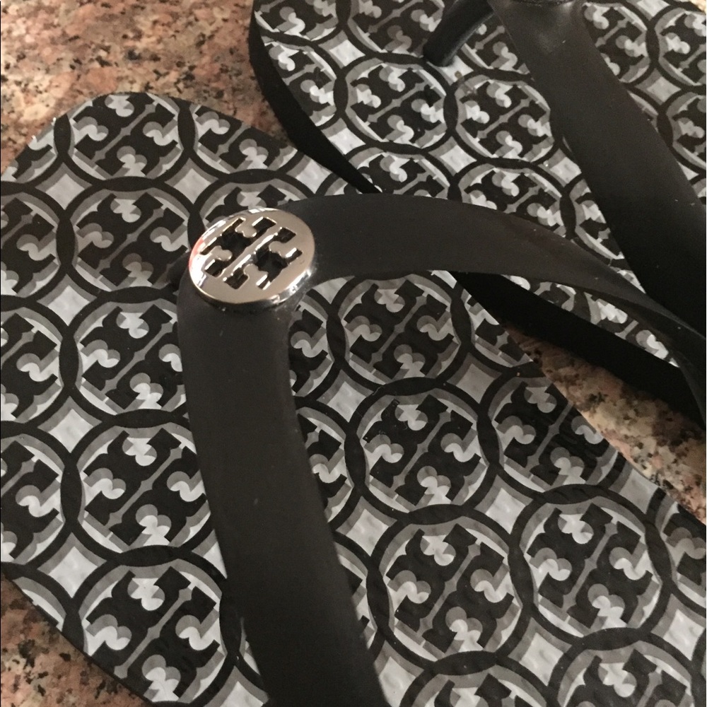 Tory burch flip flops
