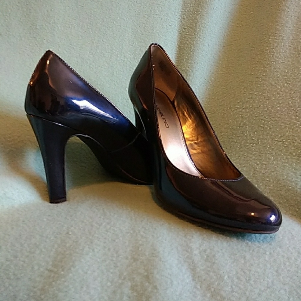 Navy Heels Size 7.5