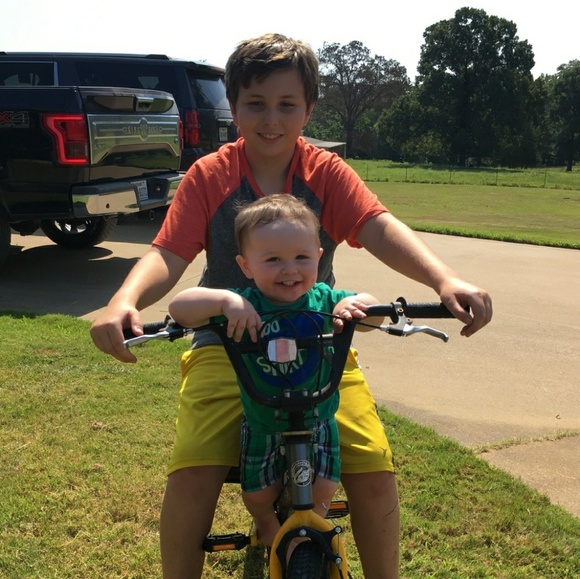 Meet your Posher, Amanda - Picture 3 of 8