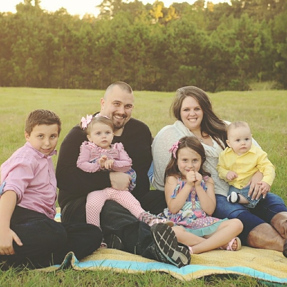 Meet your Posher, Amanda - Picture 1 of 8