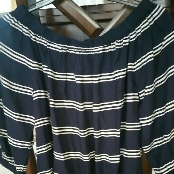 beachlunchlounge Tops - New navy and white top
