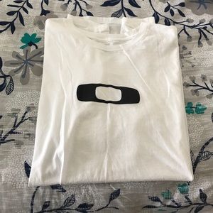 Oakley t shirt