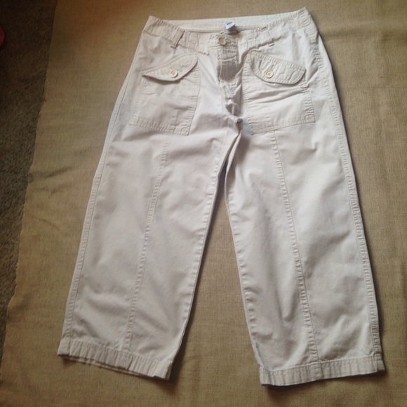 ๐ป GAP Khaki Capris - Picture 3 of 7